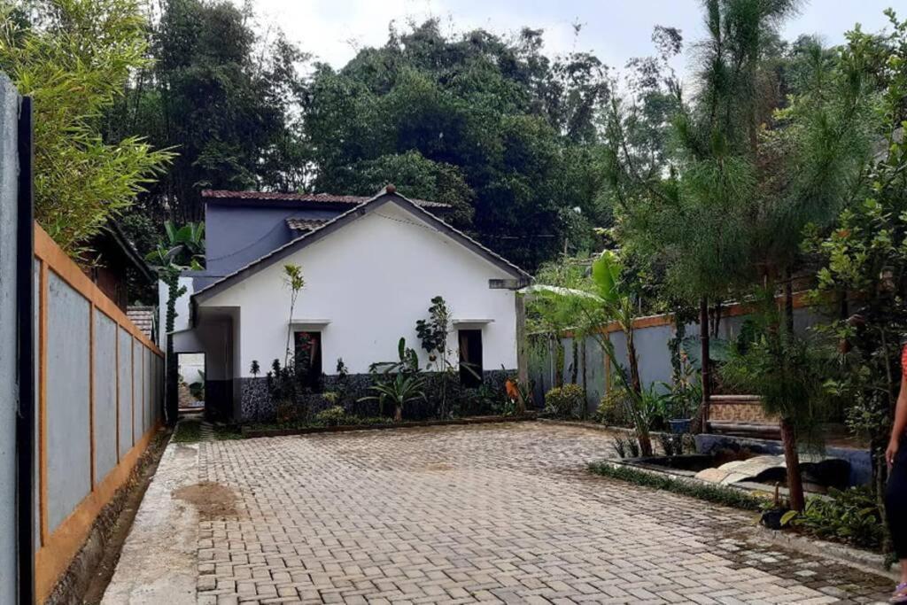 Villa Dhanty Bogor Kültér fotó